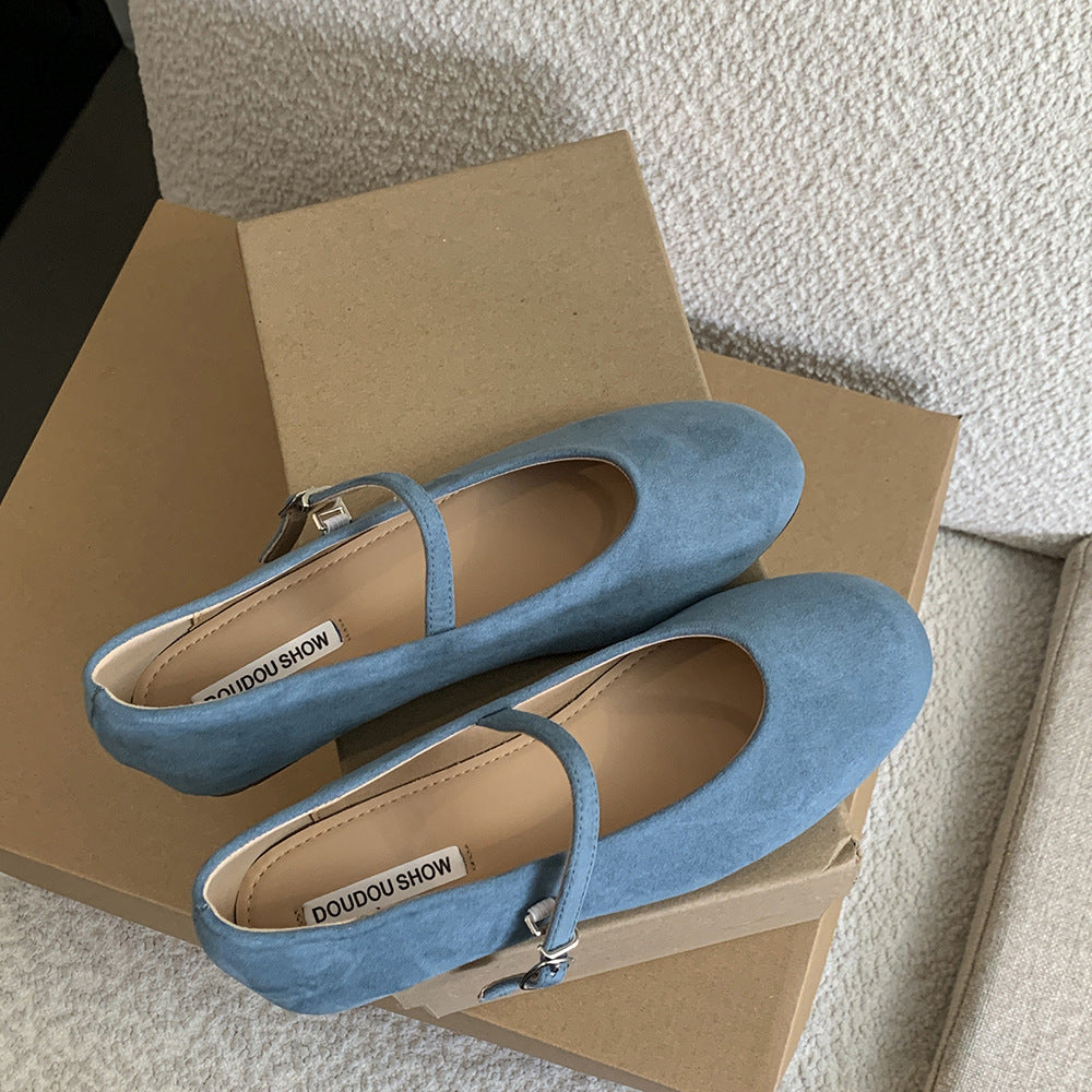 Retro flat shoes